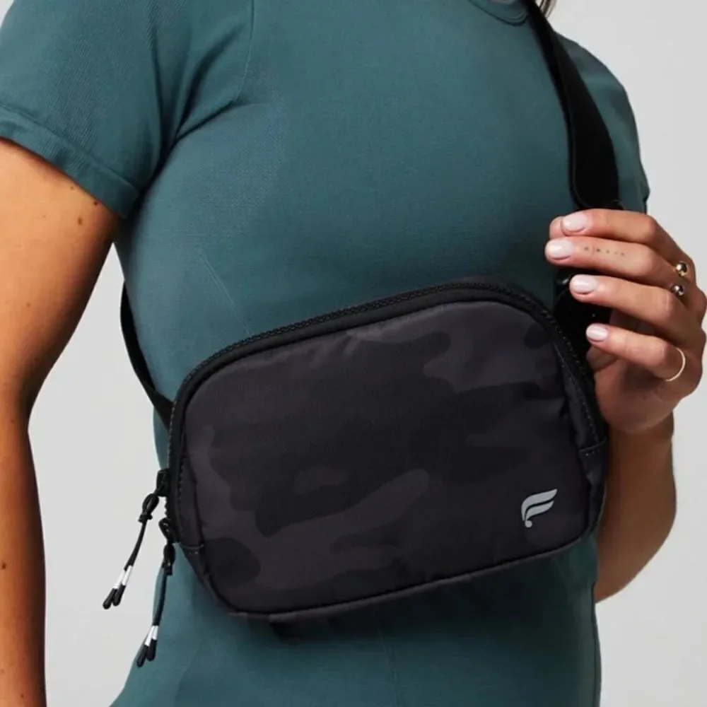 FABLETICS - The Belt Bag - Tactical Camo